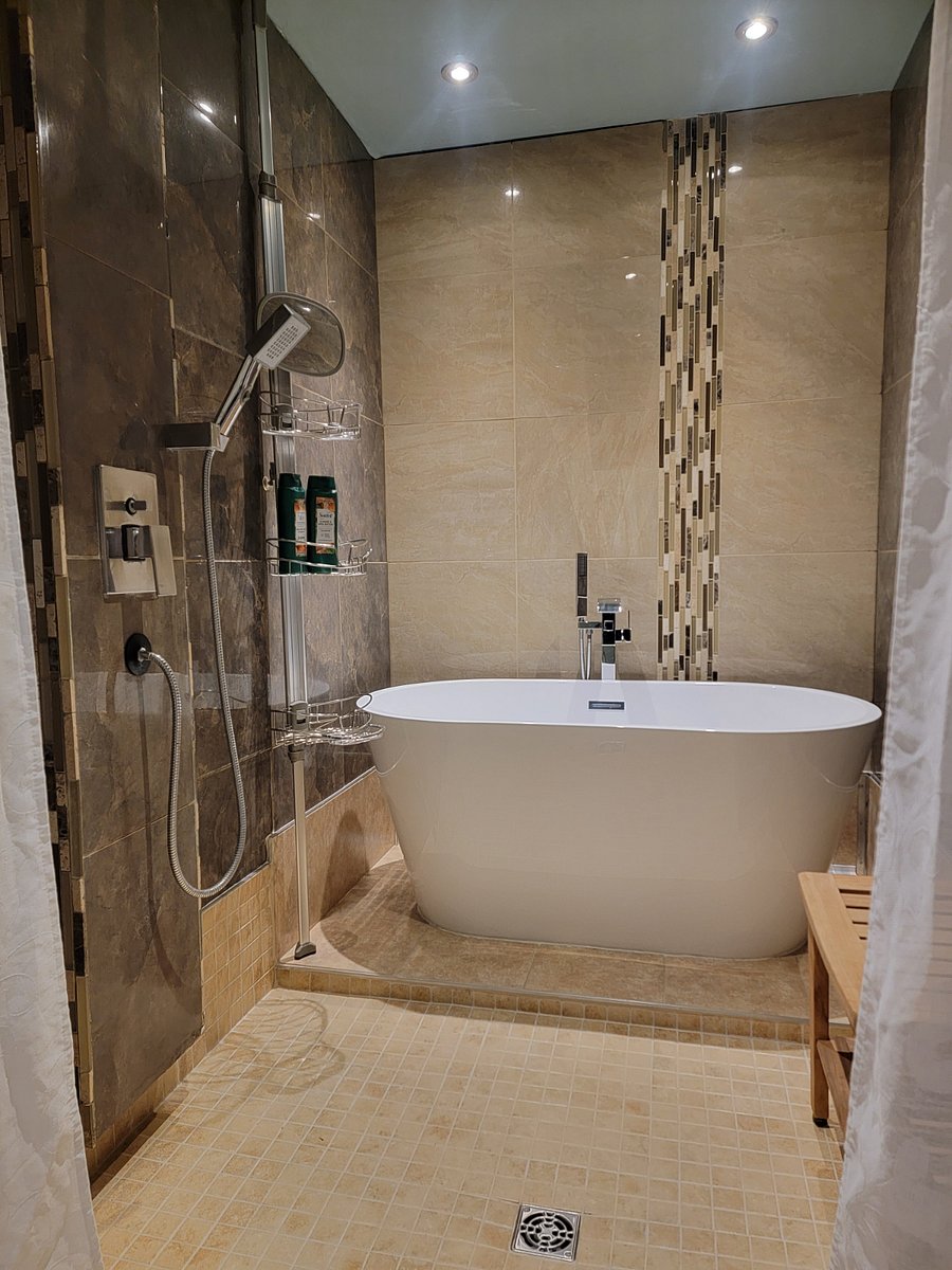 Beautiful new free-standing soaking tub.