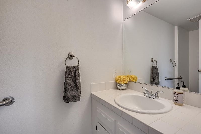Furnished Finder property 401450_1 photo 6