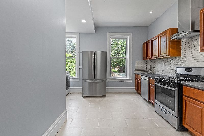 Furnished Finder property 401550_1 photo 14
