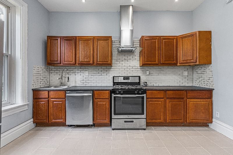 Furnished Finder property 401550_1 photo 16