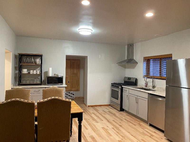 Furnished Finder property 401599_1 photo 3