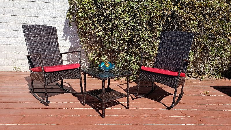 Raised patio deck is the perfect place to sit back, relax and enjoy wonderful city and mountain views!
