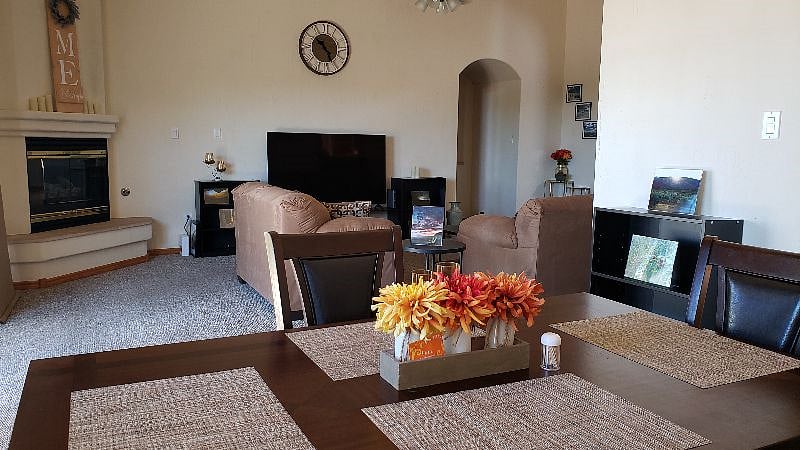 Watch movies as you dine comfortably or light a fire as you enjoy an intimate dinner.