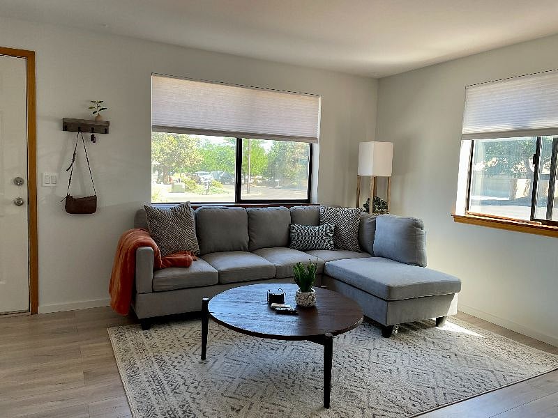 Furnished Finder property 401751_1 photo 2