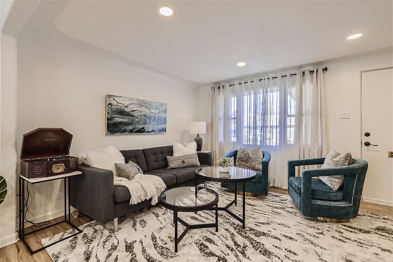 Furnished Finder property 401766_1 photo 7