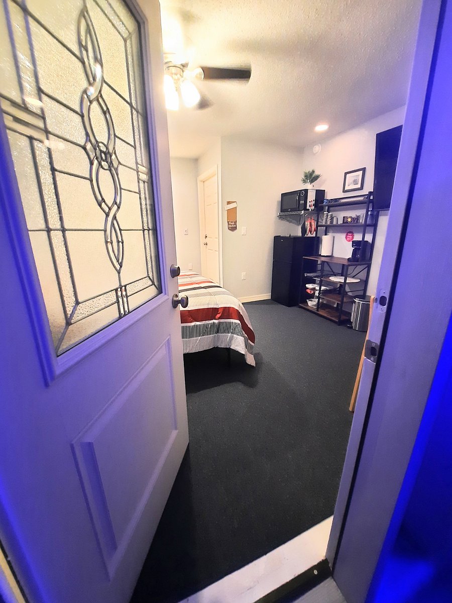 Furnished Finder property 401797_1 photo 24