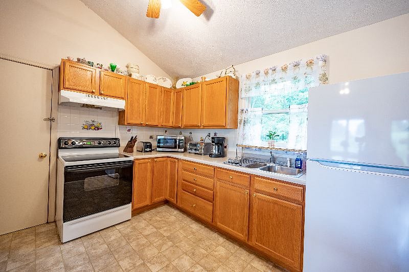 Furnished Finder property 401810_1 photo 6