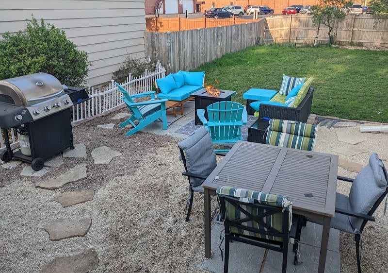 Backyard Patio with Fire pit and gas Grill
