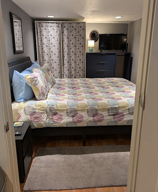 Bedroom Queen Bed
