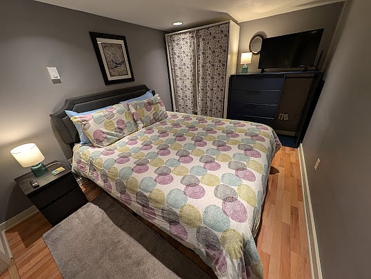 Bedroom Queen Bed