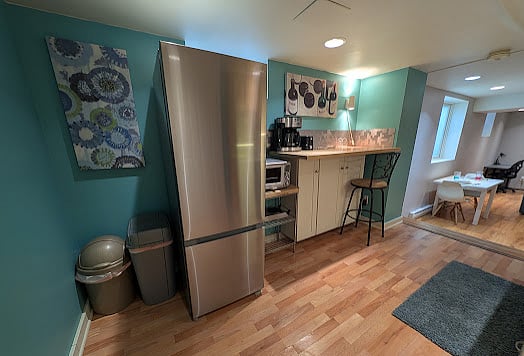 Kitchen Refridgerator and Breakfast Bar StorageKiyechen