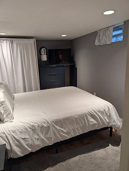 Bedroom Queen Bed