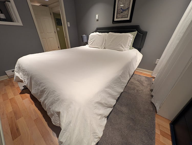 Bedroom Queen Bed