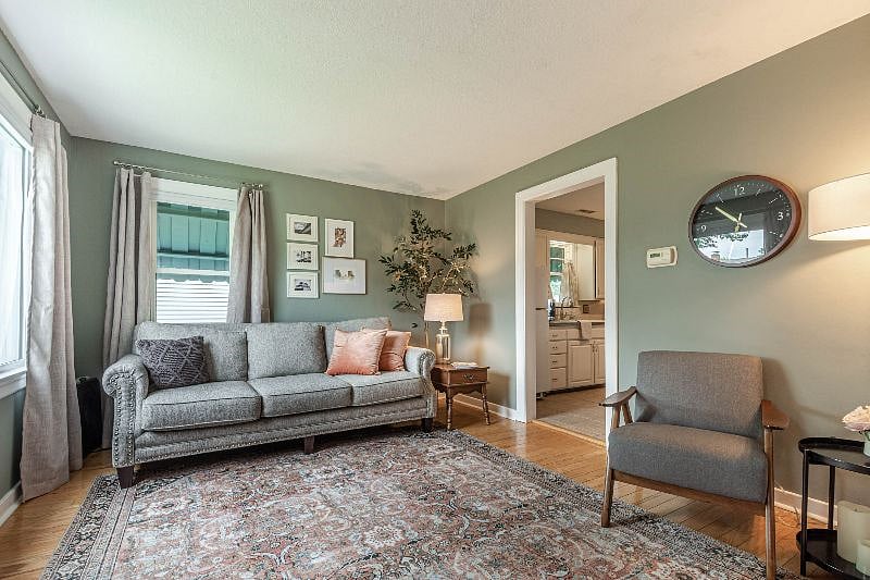 Furnished Finder property 401840_1 photo 4