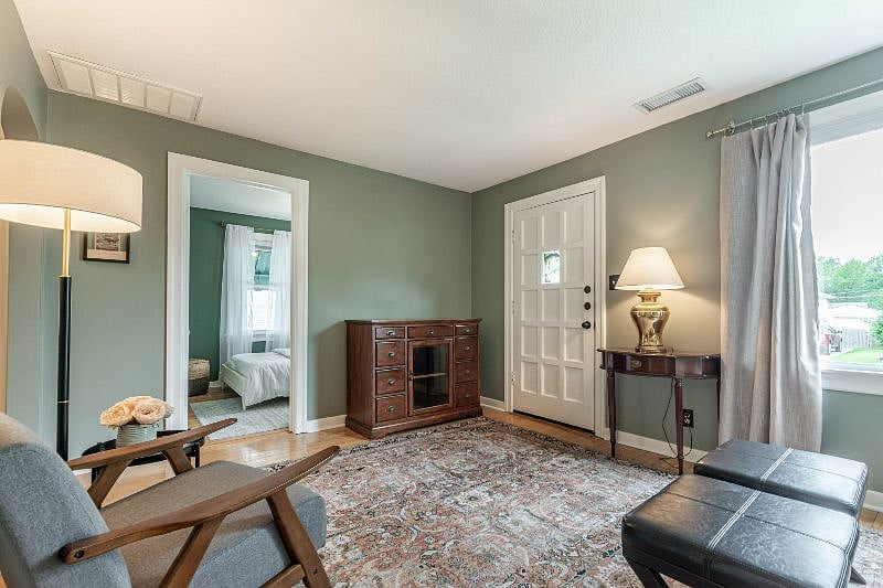 Furnished Finder property 401840_1 photo 8