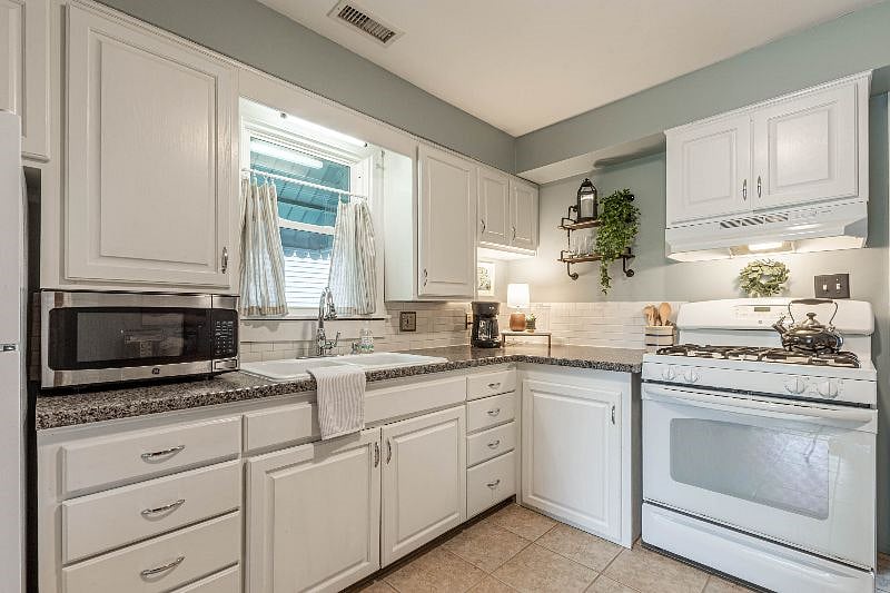 Furnished Finder property 401840_1 photo 10