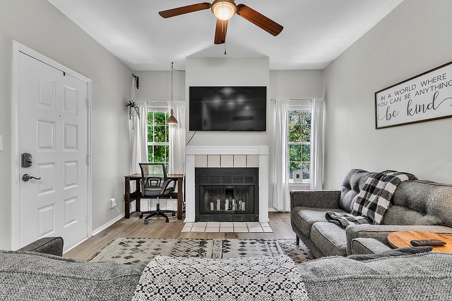 Furnished Finder property 401855_1 photo 3
