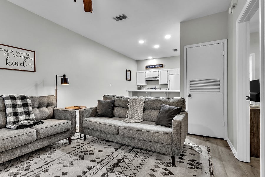 Furnished Finder property 401855_1 photo 5