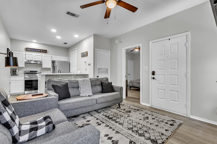 Furnished Finder property 401855_1 photo 14