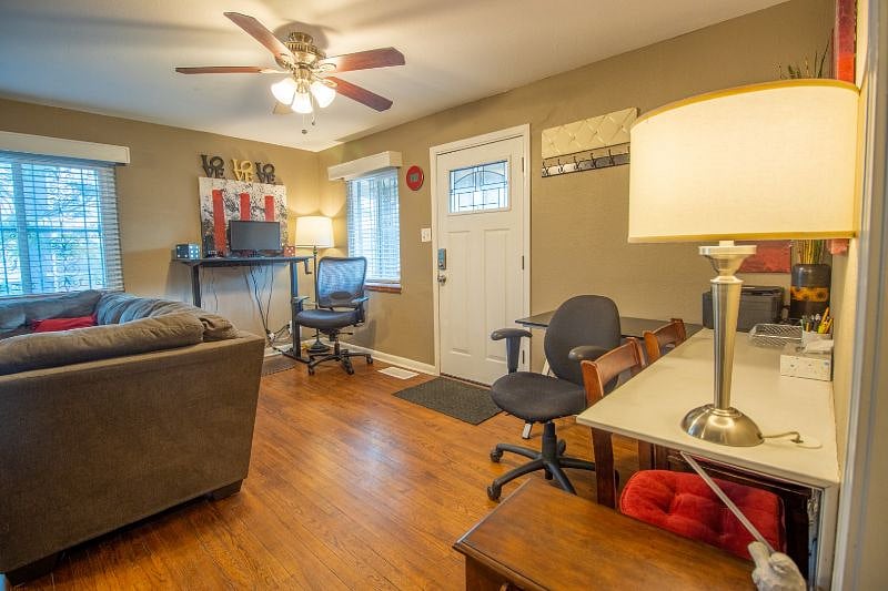 Furnished Finder property 401906_1 photo 11