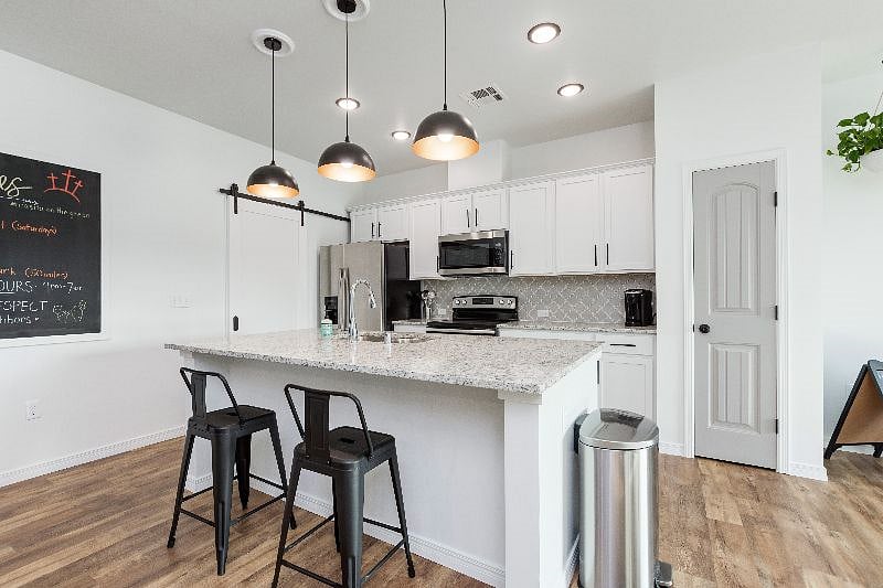 Furnished Finder property 401931_1 photo 4