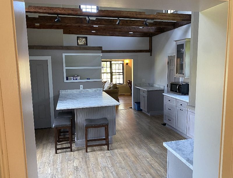 Kitchen Island 