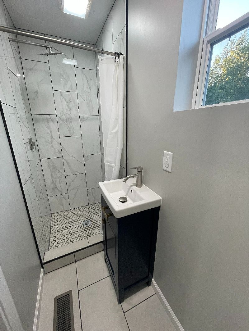 Furnished Finder property 402007_3 photo 16