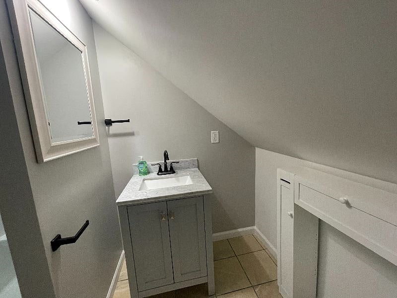 Furnished Finder property 402007_5 photo 12