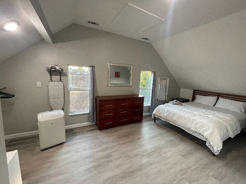 Furnished Finder property 402007_5 photo 9