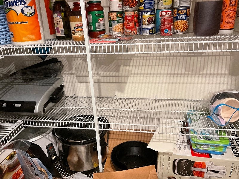 If you have groceries, theres a spot for them here!