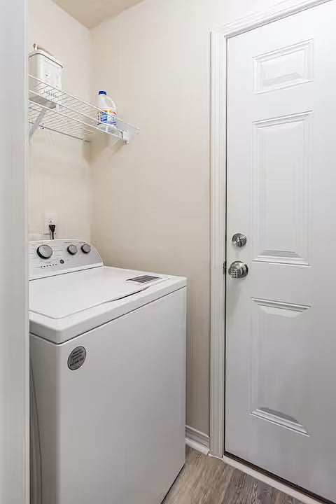 Furnished Finder property 402040_1 photo 3