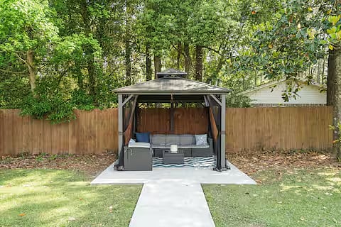 Furnished Finder property 402040_1 photo 24
