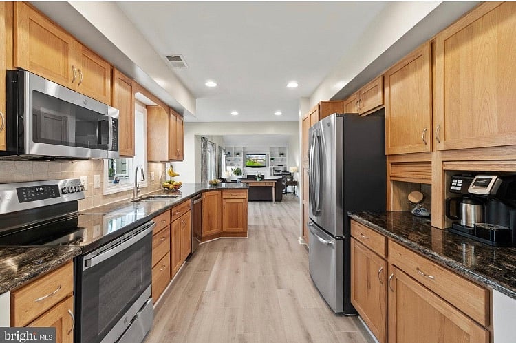 Furnished Finder property 402059_1 photo 3