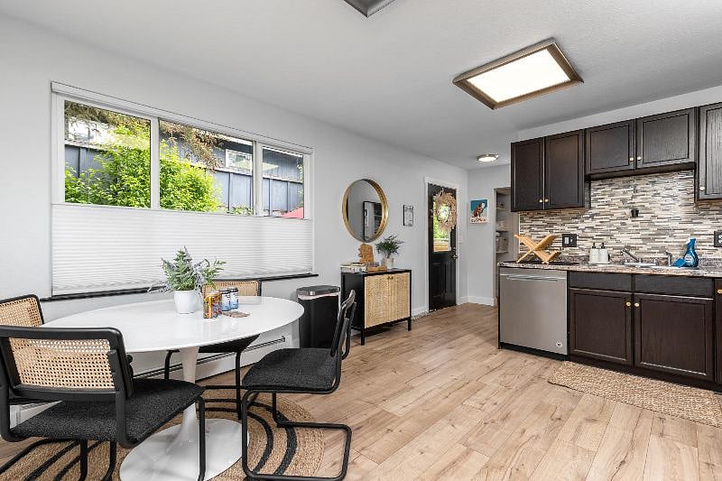 Furnished Finder property 402071_1 photo 9