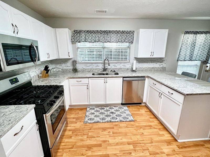Furnished Finder property 402088_1 photo 6