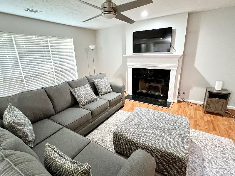 Furnished Finder property 402088_1 photo 4