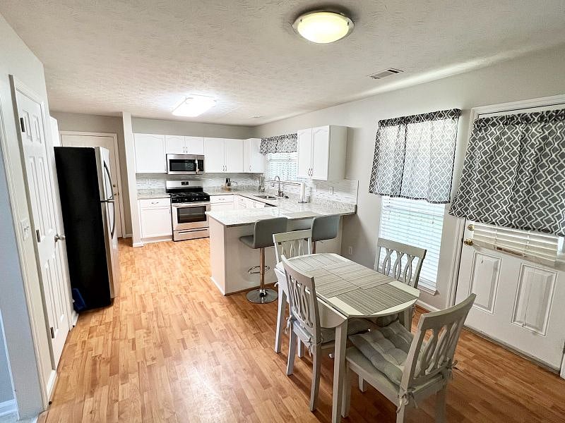 Furnished Finder property 402088_1 photo 5