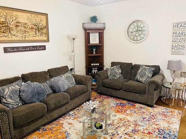 Furnished Finder property 402097_1 photo 3