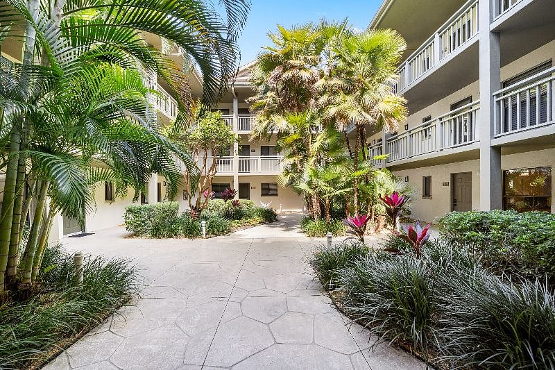 Furnished Finder property 402114_1 photo 24