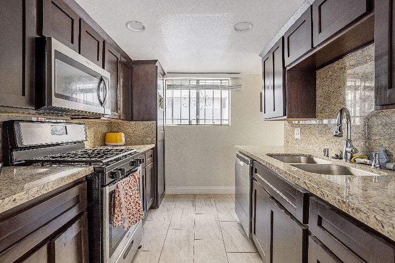 Furnished Finder property 402125_1 photo 7