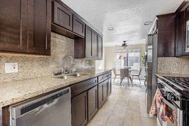 Furnished Finder property 402125_1 photo 8