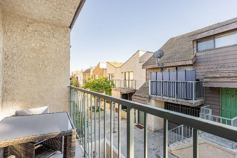 Furnished Finder property 402125_1 photo 14