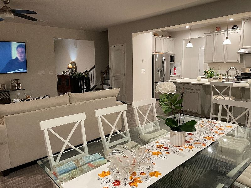 Furnished Finder property 402178_1 photo 13