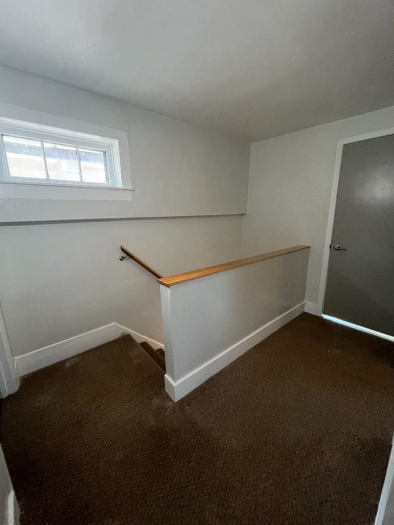2nd Floor Hallway - Stairs