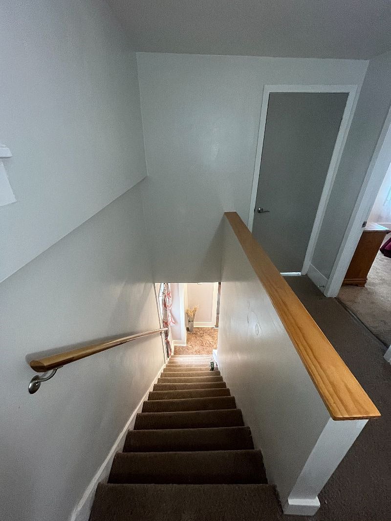 2nd Floor Hallway - Stairs