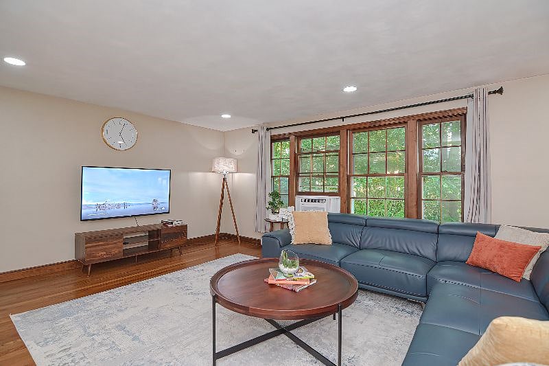 Furnished Finder property 402248_1 photo 10