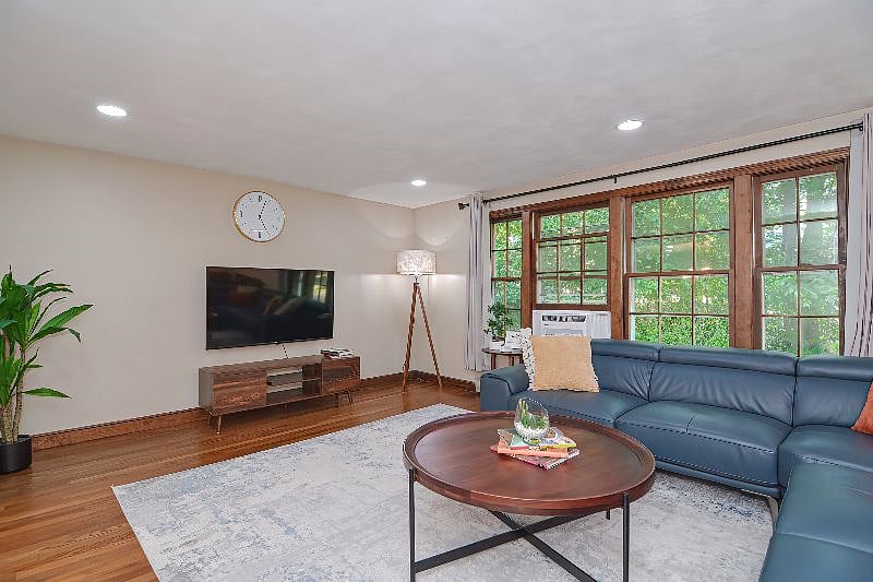 Furnished Finder property 402248_3 photo 12