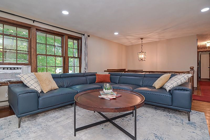 Furnished Finder property 402248_3 photo 11