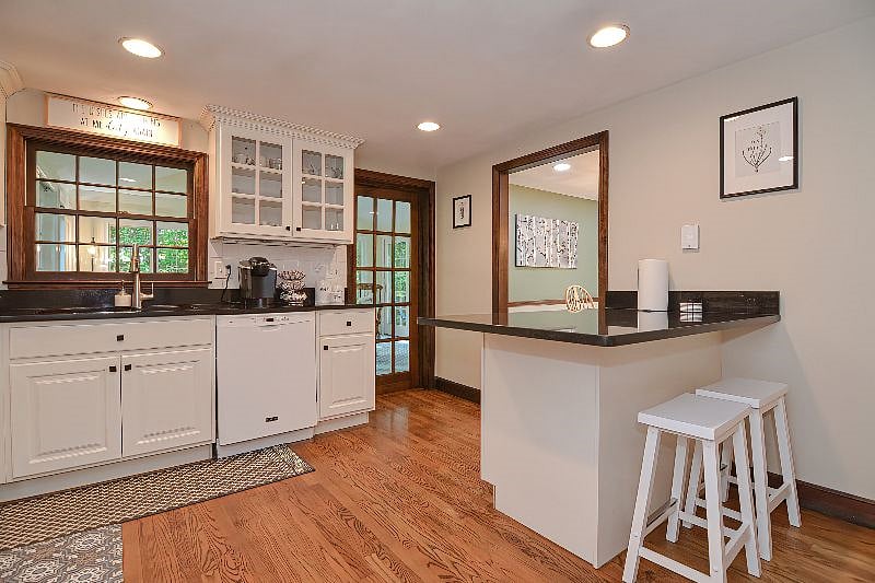 Furnished Finder property 402248_3 photo 15