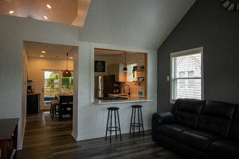 Furnished Finder property 402282_1 photo 9